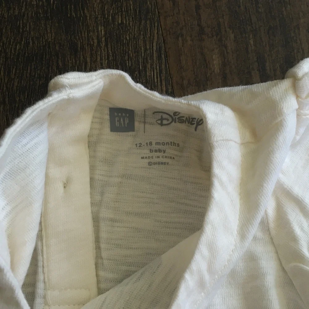 GAP Baby girl Cream Long Sleeve Shirt with Black and Red Graphic